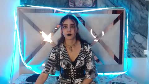 Snapshot of amberblackcs01 chatting on June 9, 3:23 pm amber online show from June 9, 3:23 pm