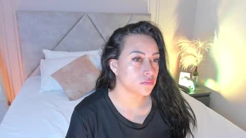 Amber Collins online show from March 8, 1:04 pm