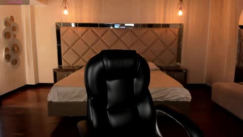  Amber   online show from April 5, 5:32 pm