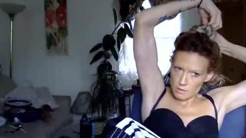 Snapshot of amberdesmond722 chatting on May 18, 11:32 pm Kaligirll online show from May 18, 11:32 pm