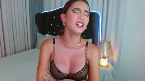 Snapshot of amberpleasure chatting on December 15, 5:34 am - DONT FORGET TO FOLLOW AND GIVE ME THUMBS UP online show from December 15, 5:34 am