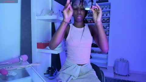 Amber online show from February 13, 3:30 pm