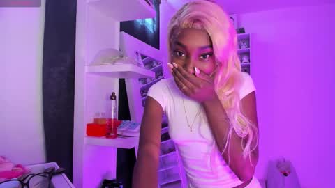 Amber online show from February 22, 3:43 pm