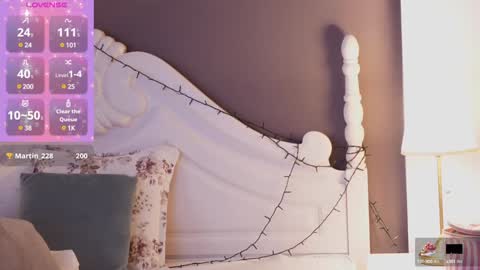 Amberseyes online show from January 11, 2:15 pm