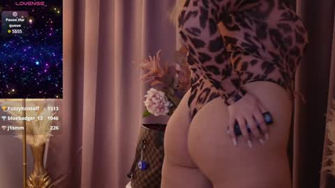 Amberseyes online show from January 20, 12:18 pm