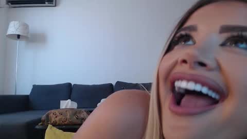 Amberseyes online show from September 16, 10:05 am