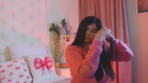 Amberseyes online show from March 22, 9:23 am