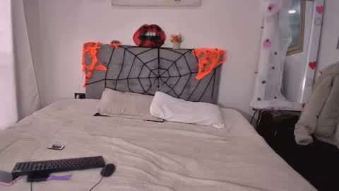 Snapshot of amberx_sweet chatting on October 13, 7:14 pm Amber online show from October 13, 7:14 pm