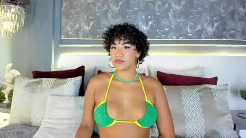 Snapshot of ambracohelo chatting on June 2, 11:23 am Ambra Cohelo online show from June 2, 11:23 am