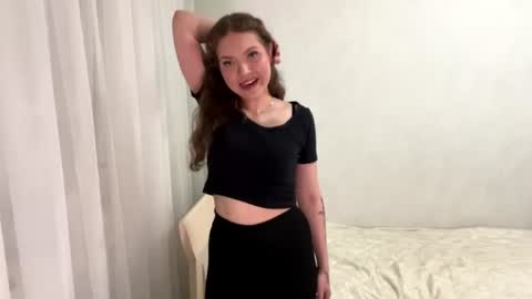 Snapshot of ameeteuscher chatting on June 15, 5:04 pm Mia online show from June 15, 5:04 pm