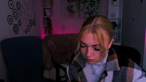 Snapshot of amelaya chatting on May 12, 9:39 am amelaya online show from May 12, 9:39 am