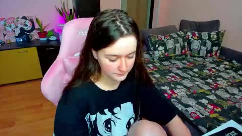 Snapshot of ameli_moon chatting on November 15, 12:23 pm Eileen online show from November 15, 12:23 pm