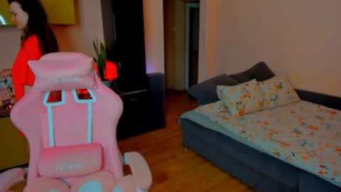 Snapshot of ameli_moon chatting on June 19, 12:20 pm Eileen online show from June 19, 12:20 pm