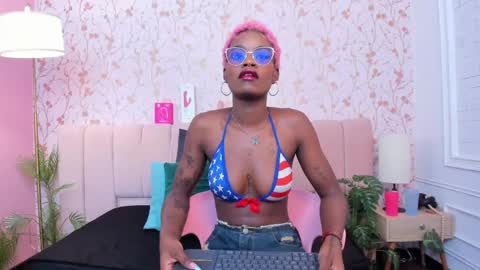 Amelia Adams online show from April 24, 7:16 pm