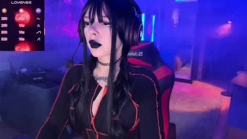 Amelia Aley  online show from November 3, 9:10 am