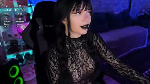 Amelia Aley  online show from April 16, 10:16 am