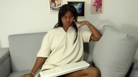 Snapshot of amelia_brunette2 chatting on November 1, 1:35 pm girl exsotic online show from November 1, 1:35 pm