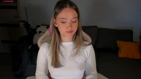 Your Amelia online show from December 4, 10:51 pm