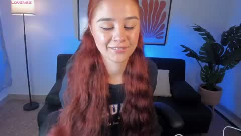 Snapshot of amelia_saenz_ chatting on May 8, 8:25 pm Amelia online show from May 8, 8:25 pm