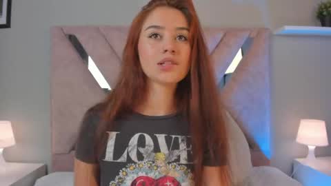 Snapshot of amelia_saenz_ chatting on May 12, 7:55 pm Amelia online show from May 12, 7:55 pm