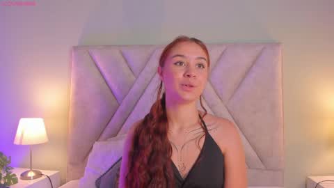 Snapshot of amelia_saenz_ chatting on May 18, 6:47 pm Amelia online show from May 18, 6:47 pm