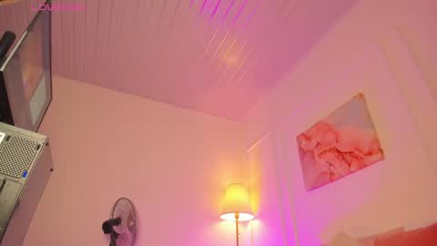 Snapshot of amelia_sanz chatting on May 14, 11:17 am Amelia online show from May 14, 11:17 am