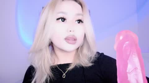 Snapshot of amelia_sunlight chatting on December 4, 5:05 am Amelia online show from December 4, 5:05 am