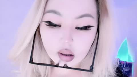 Snapshot of amelia_sunlight chatting on December 14, 12:33 am Amelia online show from December 14, 12:33 am