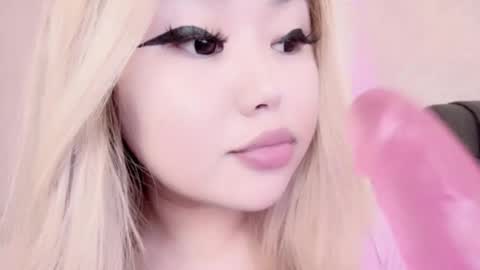 Snapshot of amelia_sunlight chatting on February 25, 12:47 am Amelia online show from February 25, 12:47 am