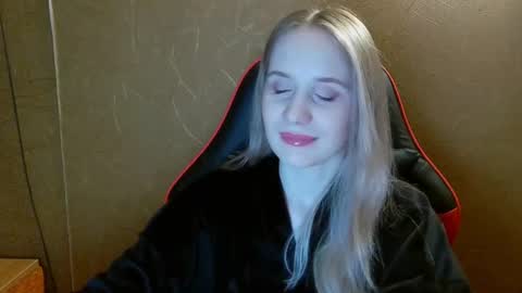 Amelia  online show from June 9, 7:14 pm