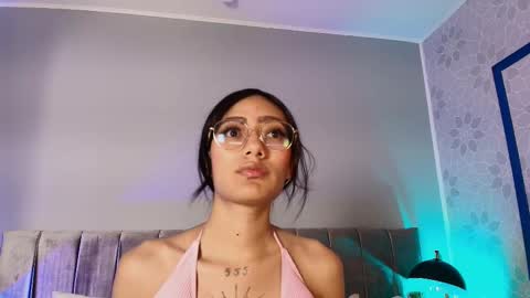 lia online show from October 8, 11:52 am