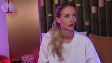 Amelia online show from October 1, 11:27 am