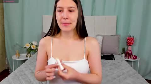 Snapshot of ameliaclarks chatting on February 6, 2:38 am ameliaclarks online show from February 6, 2:38 am