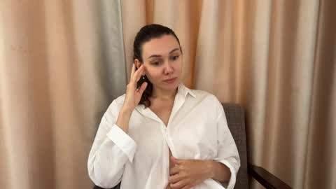 Snapshot of ameliahenderson chatting on May 3, 2:06 am Ameli online show from May 3, 2:06 am