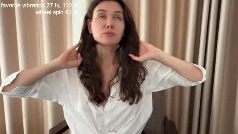 Snapshot of ameliahenderson chatting on May 29, 11:14 pm Ameli online show from May 29, 11:14 pm