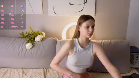 Snapshot of ameliahopkins chatting on April 23, 8:11 pm 5th day here my name Jennie online show from April 23, 8:11 pm