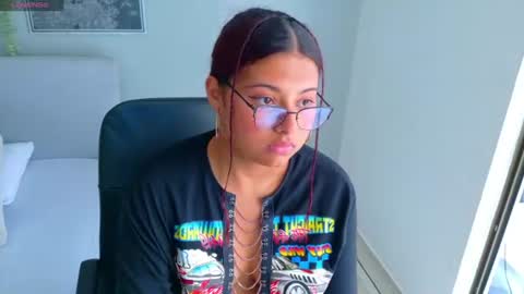 Snapshot of amelialaurent_ chatting on July 9, 6:34 pm amelialaurent_ online show from July 9, 6:34 pm