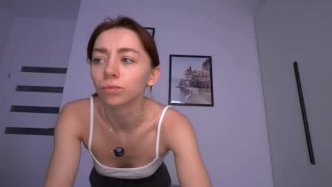 Snapshot of ameliamber0 chatting on October 5, 8:23 am Amelia online show from October 5, 8:23 am