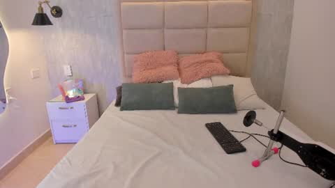 Amelia  online show from July 19, 4:38 am