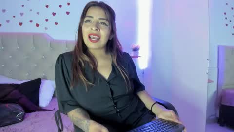 Snapshot of amelie01bronw chatting on June 9, 9:26 pm amelie brown online show from June 9, 9:26 pm