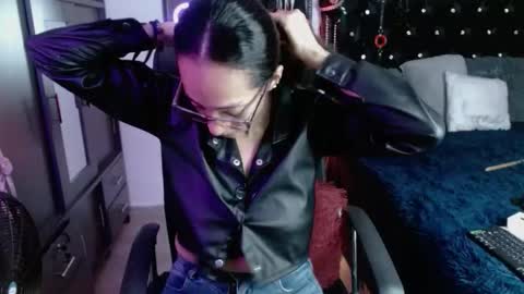 amelie__martinez online show from November 17, 10:59 pm