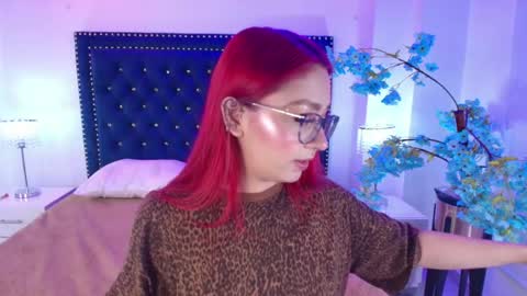 Snapshot of amelie_adamsx chatting on May 15, 11:06 am Amelie online show from May 15, 11:06 am