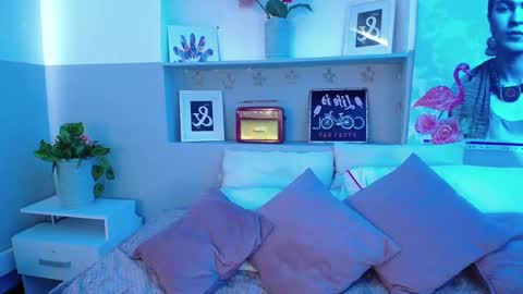 Amelie online show from February 27, 2:21 pm