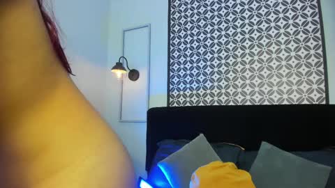 Snapshot of amelie_furtado chatting on May 3, 2:01 pm amelie online show from May 3, 2:01 pm