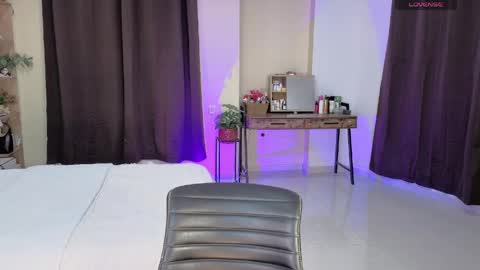 Snapshot of amelieaxie chatting on May 31, 3:15 am Isabella online show from May 31, 3:15 am