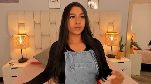 Amelie online show from October 22, 12:05 pm