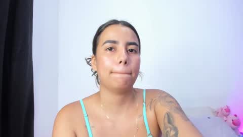 Amelie  online show from March 4, 4:27 am