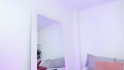 Amelie  online show from September 19, 9:48 pm