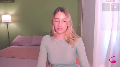 Snapshot of ameliegraham chatting on February 12, 2:10 pm Amelie Graham online show from February 12, 2:10 pm