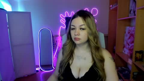 Snapshot of ameliepeach chatting on April 26, 1:58 am Amelie online show from April 26, 1:58 am
